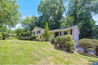 551 Stellman Drive, River Vale Township, NJ 07675 - Photo 3