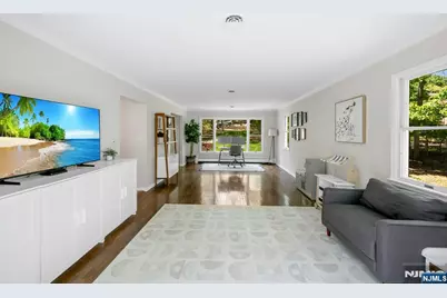 558 W Saddle River Road, Upper Saddle River, NJ 07458 - Photo 17