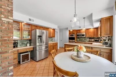 558 W Saddle River Road, Upper Saddle River, NJ 07458 - Photo 11