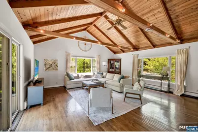558 W Saddle River Road, Upper Saddle River, NJ 07458 - Photo 9