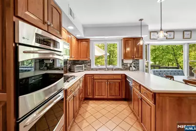 558 W Saddle River Road, Upper Saddle River, NJ 07458 - Photo 15