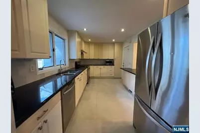 186 Cleenput Terrace, Paramus, NJ 07652 - Photo 17