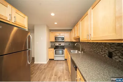 115 Polifly Road 5D #5D, Hackensack, NJ 07601 - Photo 7