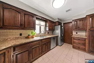 29 Pine St, Lodi, NJ 07644 - Photo 11
