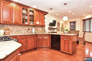 30 N Bayard Ln, Mahwah, NJ 07430 - Photo 13