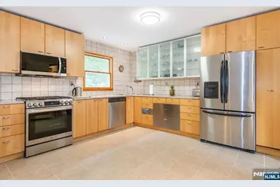 24 Molinari Drive, Wanaque, NJ 07465 - Photo 13