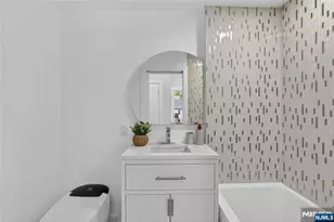 909 Ridgewood Rd, Millburn, NJ 07041 - Photo 19