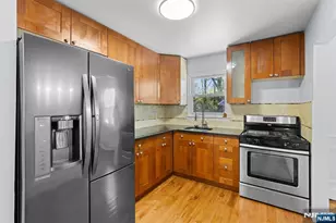 4D Lakeview 4D, Leonia, NJ 07605 - Photo 9