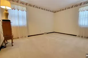 749 Ten Eyck Ave, Lyndhurst Township, NJ 07071 - Photo 9