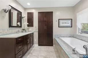 240 Mountainview Dr, Mahwah, NJ 07430 - Photo 7