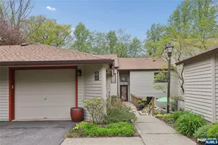 240 Mountainview Dr, Mahwah, NJ 07430 - Photo 11