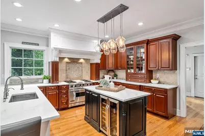 42 Lakewood Avenue, Ho Ho Kus, NJ 07423 - Photo 9