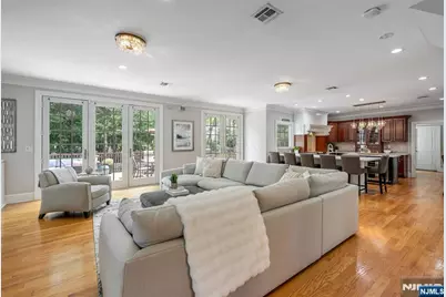 42 Lakewood Avenue, Ho Ho Kus, NJ 07423 - Photo 7