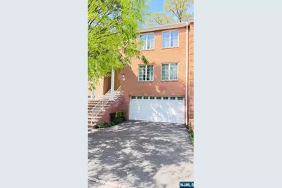 29 Skymark Court, Upper Saddle River, NJ 07458 - Photo 1