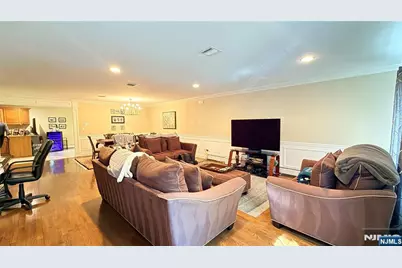 29 Skymark Court, Upper Saddle River, NJ 07458 - Photo 3
