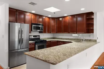 515 Gregory 8 #8, Weehawken, NJ 07086 - Photo 5