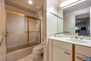 1360 Hamburg Turnpike 409, Wayne, NJ 07470 - Photo 15