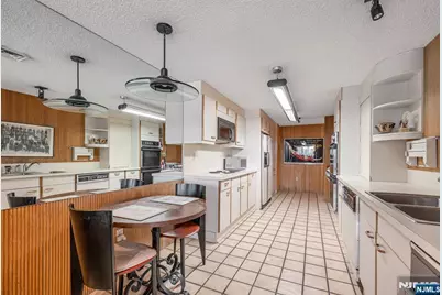 1360 Hamburg Turnpike 409 #409, Wayne, NJ 07470 - Photo 11