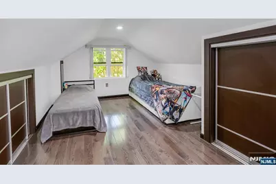247 Glenwood Avenue, Leonia, NJ 07605 - Photo 27