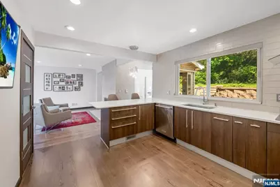 247 Glenwood Avenue, Leonia, NJ 07605 - Photo 13