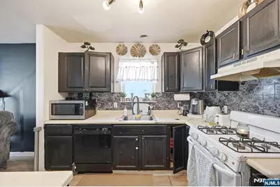 24 Johnson Avenue, Newark, NJ 07108 - Photo 23