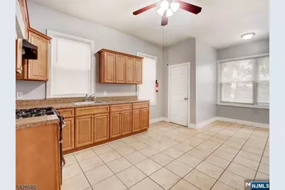 564 Sanford Avenue, Newark, NJ 07106 - Photo 11