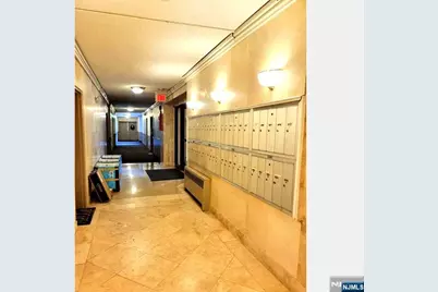 2339 Hudson Terrace E9 #E9, Fort Lee, NJ 07024 - Photo 3