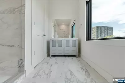 240 Columbia Avenue 5 #5, Fort Lee, NJ 07024 - Photo 17