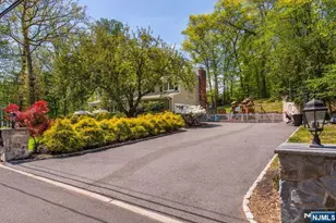 681 Glendale Rd, Franklin Lakes, NJ 07417 - Photo 29