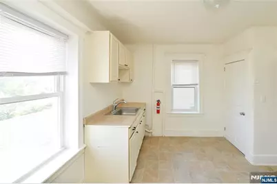 39 Lodi Street 2 #2, Hackensack, NJ 07601 - Photo 3