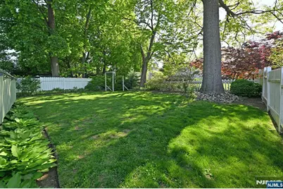 570 Oak Avenue, Maywood, NJ 07607 - Photo 25