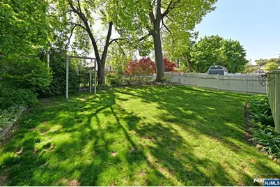 570 Oak Avenue, Maywood, NJ 07607 - Photo 23