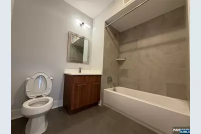 2150 N Central Road 306 #306, Fort Lee, NJ 07024 - Photo 11