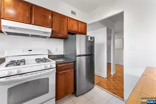 1375 River Road 1K, Edgewater, NJ 07020 - Photo 9