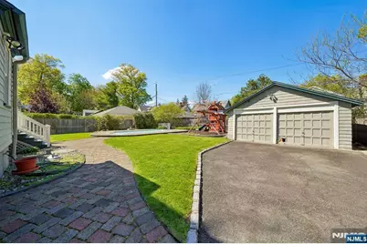 215 Inwood Avenue, Montclair, NJ 07043 - Photo 49