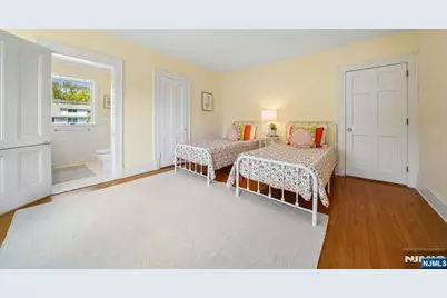 215 Inwood Avenue, Montclair, NJ 07043 - Photo 31