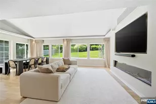 4 Ackerman St, Waldwick, NJ 07463 - Photo 7