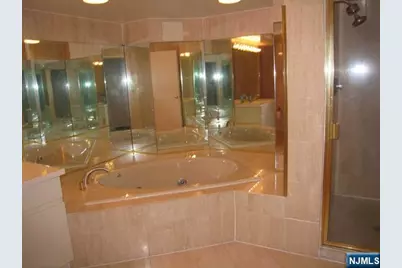 1512 Palisade Avenue 2R #2R, Fort Lee, NJ 07024 - Photo 13
