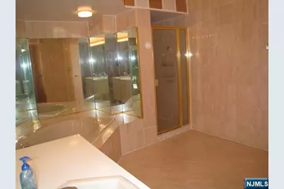 1512 Palisade Avenue 2R #2R, Fort Lee, NJ 07024 - Photo 11