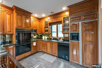 31 Sherwood Drive, Hillsdale, NJ 07642 - Photo 13