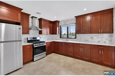 97 Sipp Avenue 2 #2, Clifton, NJ 07013 - Photo 5
