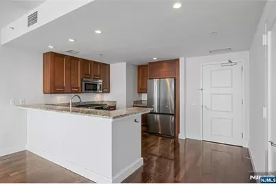 8100 River Road 915 #915, North Bergen, NJ 07047 - Photo 9