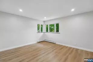 11 Raymond St, Englewood Cliffs, NJ 07632 - Photo 17