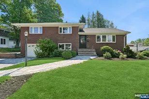 11 Raymond St, Englewood Cliffs, NJ 07632 - Photo 1