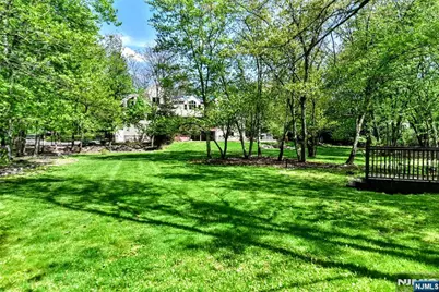 962 Arapaho Trail, Franklin Lakes, NJ 07417 - Photo 3