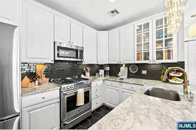 82 Clinton Street 5E #5E, Hoboken, NJ 07030 - Photo 9