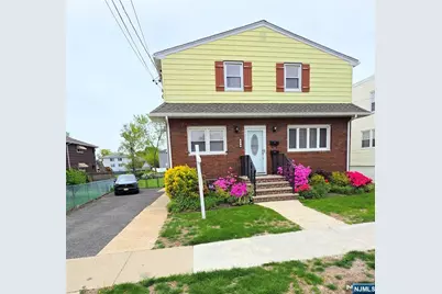 648 Milton Avenue 1st Floor #1st floor, Lyndhurst Township, NJ 07071 - Photo 1