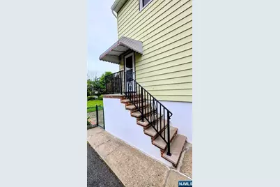 648 Milton Avenue 1st Floor #1st floor, Lyndhurst Township, NJ 07071 - Photo 3