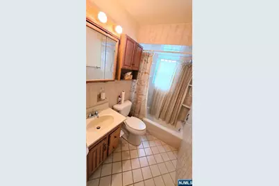 648 Milton Avenue 1st Floor #1st floor, Lyndhurst Township, NJ 07071 - Photo 15