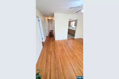 648 Milton Avenue 1st Floor #1st floor, Lyndhurst Township, NJ 07071 - Photo 5